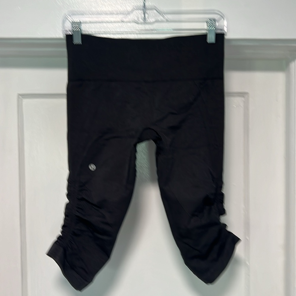 Lululemon  Capri Pants 6
